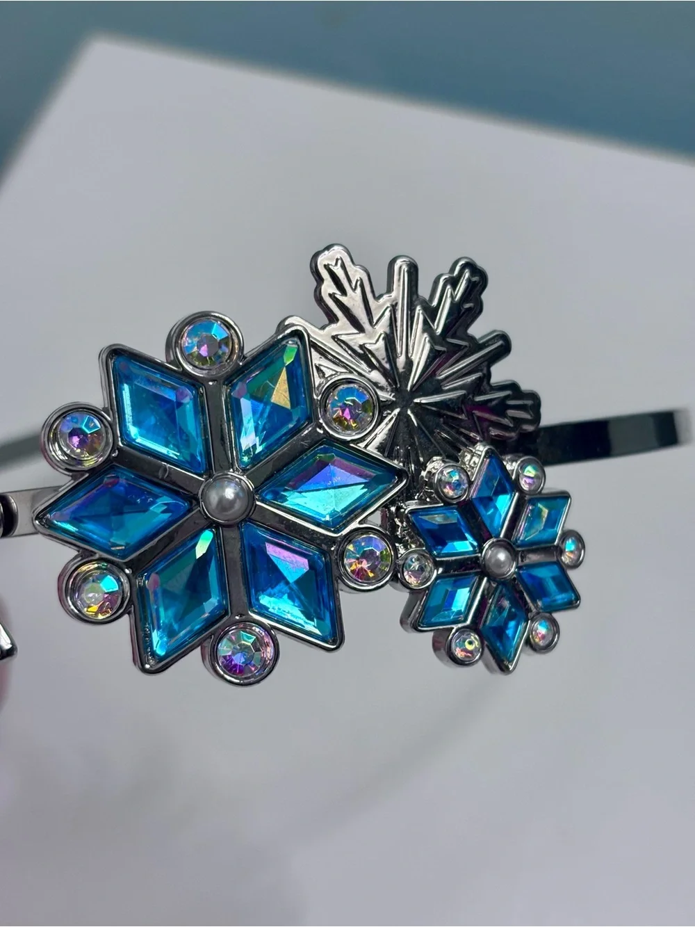 Disneyworld Bibbidi Bobbidi Boutique Frozen Elsa metal and rhinestone tiara